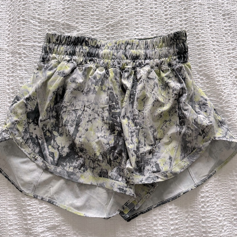 Lululemon track that high rise shorts • size 6